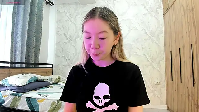 Snapshot of Babby_Rabbit chatting on 04/18/26, 08:29 Babby Rabbit online show from 04/18/26, 08:29