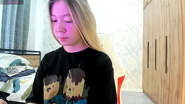 Snapshot of Babby_Rabbit chatting on 04/20/26, 10:07 Babby Rabbit online show from 04/20/26, 10:07