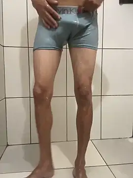 Snapshot of Henrico chatting on 12/27/24, 03:37 Henrico online show from 12/27/24, 03:37