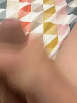 Snapshot of Henrico chatting on 09/19/25, 05:35 Henrico online show from 09/19/25, 05:35