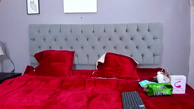 Snapshot of Salome_Whiter chatting on 12/28/24, 05:02 Salome Whiter online show from 12/28/24, 05:02