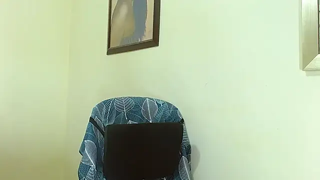 Snapshot of katerineleon chatting on 12/04/25, 09:23 katerineleon online show from 12/04/25, 09:23