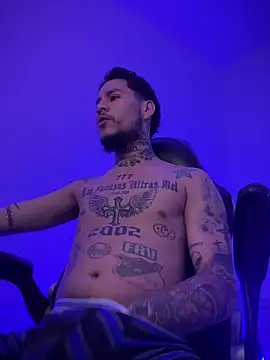 Snapshot of Junihn0 chatting on 10/14/25, 10:32 Junihn0 online show from 10/14/25, 10:32