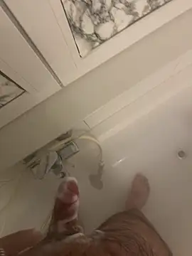 Snapshot of Loco42- chatting on 12/30/24, 05:44 Loco42- online show from 12/30/24, 05:44