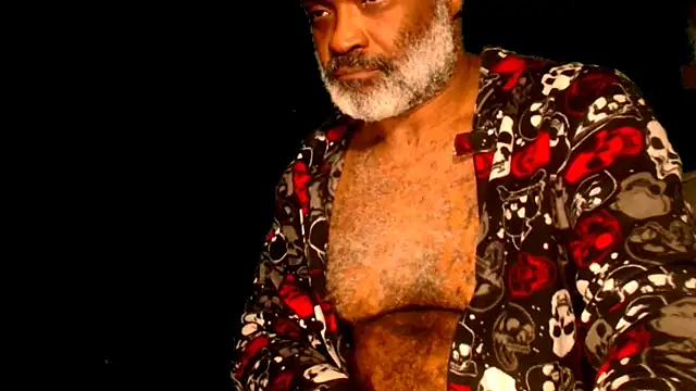 Snapshot of sinnernoir chatting on 01/15/25, 11:19 sinnernoir online show from 01/15/25, 11:19