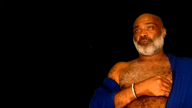 Snapshot of sinnernoir chatting on 01/17/25, 02:18 sinnernoir online show from 01/17/25, 02:18