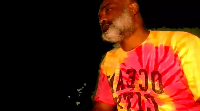 Snapshot of sinnernoir chatting on 01/18/25, 01:19 sinnernoir online show from 01/18/25, 01:19