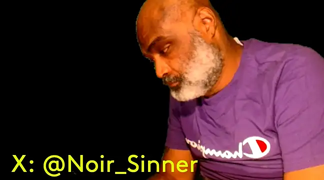 Snapshot of sinnernoir chatting on 01/20/25, 04:54 sinnernoir online show from 01/20/25, 04:54