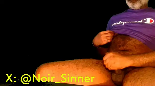 Snapshot of sinnernoir chatting on 01/20/25, 08:18 sinnernoir online show from 01/20/25, 08:18