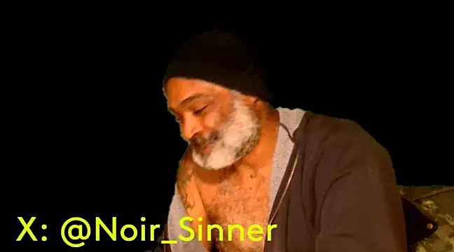 Snapshot of sinnernoir chatting on 01/22/25, 02:04 sinnernoir online show from 01/22/25, 02:04