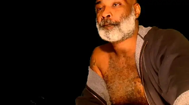 Snapshot of sinnernoir chatting on 01/23/25, 01:19 sinnernoir online show from 01/23/25, 01:19