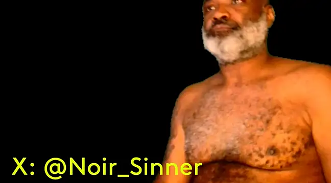 Snapshot of sinnernoir chatting on 01/25/25, 04:35 sinnernoir online show from 01/25/25, 04:35