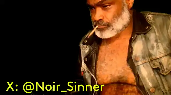 Snapshot of sinnernoir chatting on 01/25/25, 11:32 sinnernoir online show from 01/25/25, 11:32