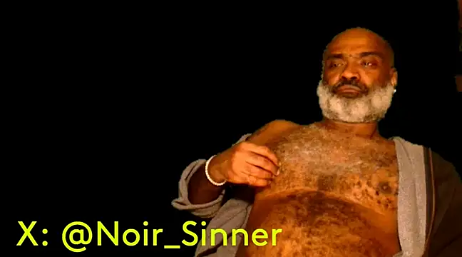 Snapshot of sinnernoir chatting on 02/02/25, 04:15 sinnernoir online show from 02/02/25, 04:15