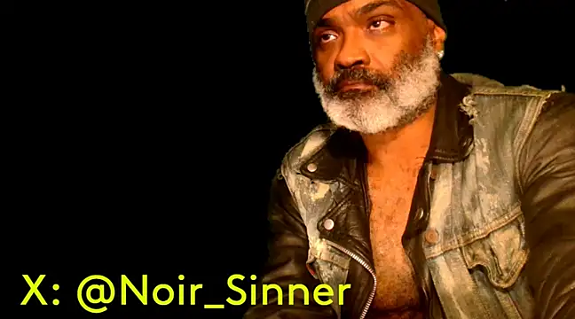 Snapshot of sinnernoir chatting on 02/05/25, 06:35 sinnernoir online show from 02/05/25, 06:35