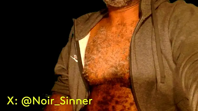 Snapshot of sinnernoir chatting on 03/13/25, 03:00 sinnernoir online show from 03/13/25, 03:00