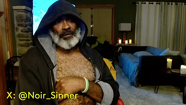 Snapshot of sinnernoir chatting on 09/10/25, 01:27 sinnernoir online show from 09/10/25, 01:27