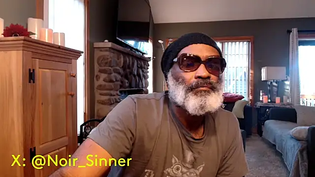 Snapshot of sinnernoir chatting on 09/19/25, 09:48 sinnernoir online show from 09/19/25, 09:48