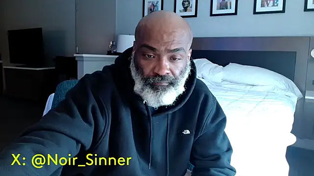 Snapshot of sinnernoir chatting on 09/23/25, 02:53 sinnernoir online show from 09/23/25, 02:53