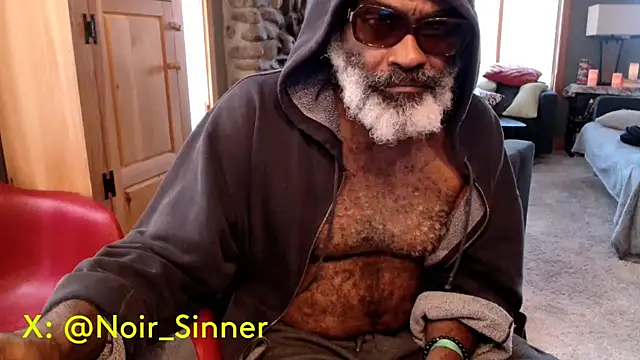 Snapshot of sinnernoir chatting on 09/26/25, 08:24 sinnernoir online show from 09/26/25, 08:24