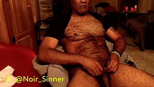 Snapshot of sinnernoir chatting on 09/30/25, 06:18 sinnernoir online show from 09/30/25, 06:18