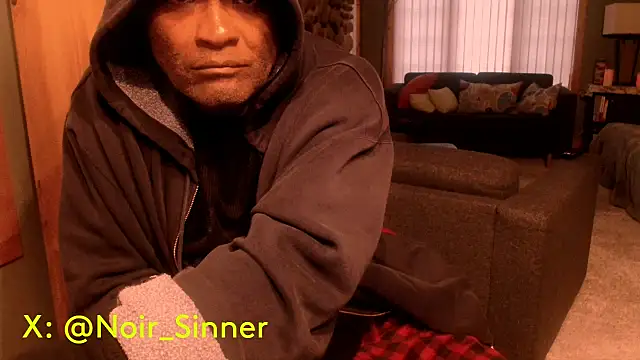 Snapshot of sinnernoir chatting on 10/14/25, 09:37 sinnernoir online show from 10/14/25, 09:37