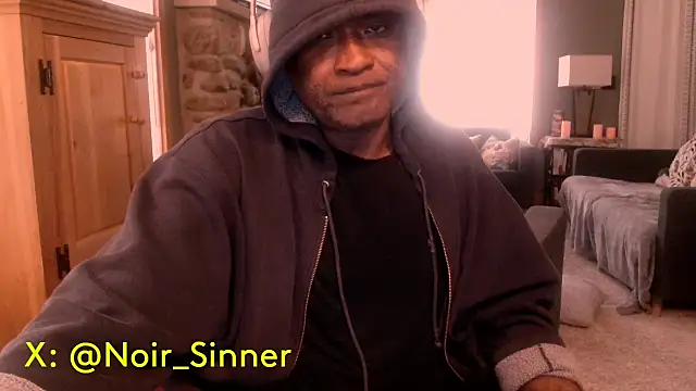 Snapshot of sinnernoir chatting on 10/16/25, 03:13 sinnernoir online show from 10/16/25, 03:13