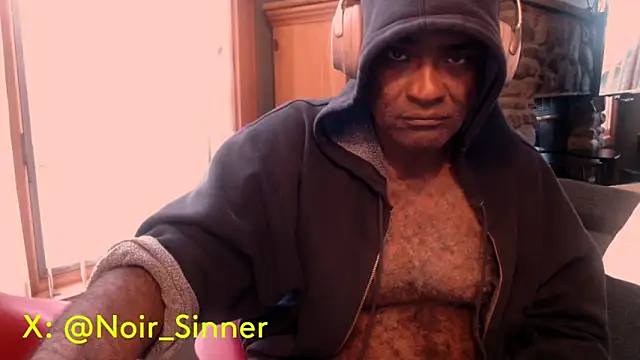 Snapshot of sinnernoir chatting on 10/18/25, 09:04 sinnernoir online show from 10/18/25, 09:04