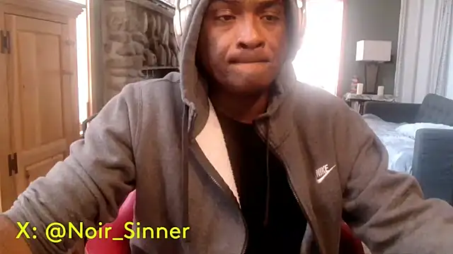 Snapshot of sinnernoir chatting on 10/29/25, 05:14 sinnernoir online show from 10/29/25, 05:14