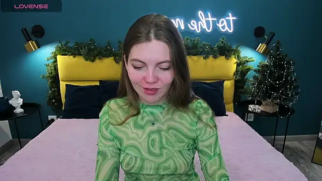 marie reyes  online show from 12/20/25, 02:29