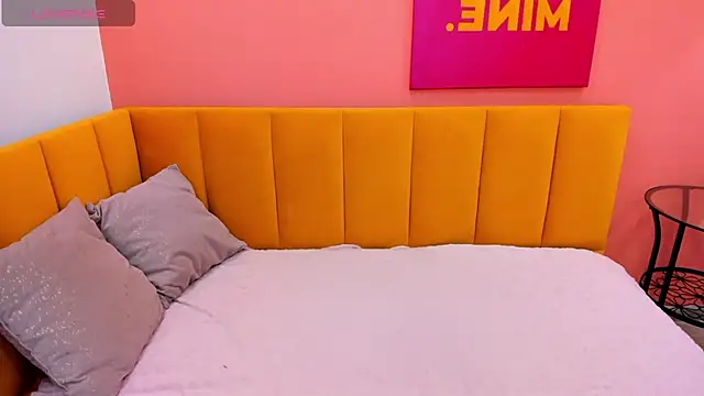 marie reyes  online show from 02/02/26, 01:59