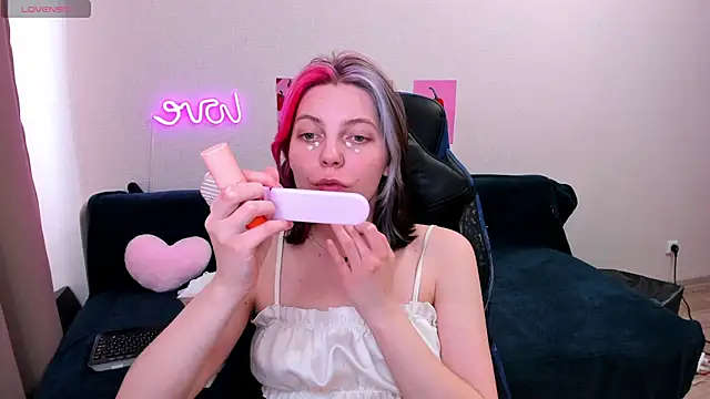 marie reyes  online show from 03/10/26, 10:09