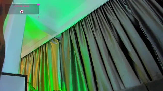 Snapshot of SofiDavid chatting on 11/16/25, 11:10 SofiDavid online show from 11/16/25, 11:10