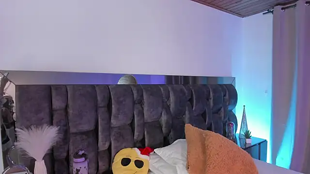 Snapshot of CarolHorny_1 chatting on 12/22/25, 02:08 CarolHorny 1 online show from 12/22/25, 02:08