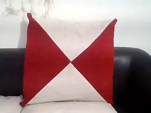 Tiny busty online show from 09/15/25, 10:15