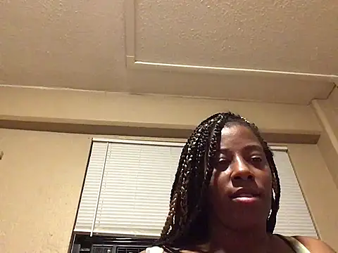 Eboni03 online show from 12/13/24, 07:36