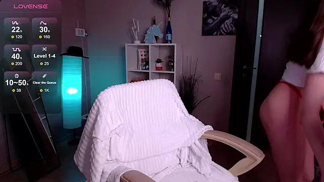 Snapshot of Lilly_Soulmate chatting on 12/27/24, 06:35 Lilly Soulmate online show from 12/27/24, 06:35