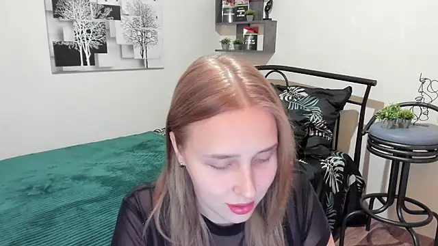 LinaTruly online show from 01/18/25, 12:24