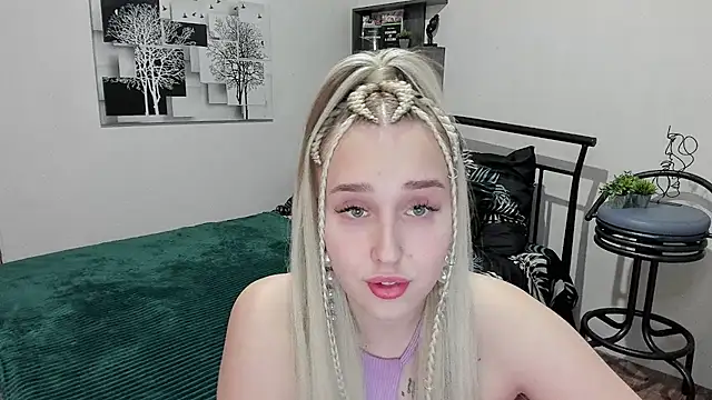 LinaTruly online show from 02/18/25, 08:25