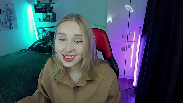 LinaTruly online show from 10/10/25, 09:14