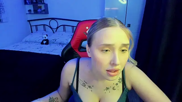 LinaTruly online show from 10/17/25, 09:50