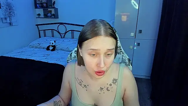 LinaTruly online show from 12/01/25, 09:20