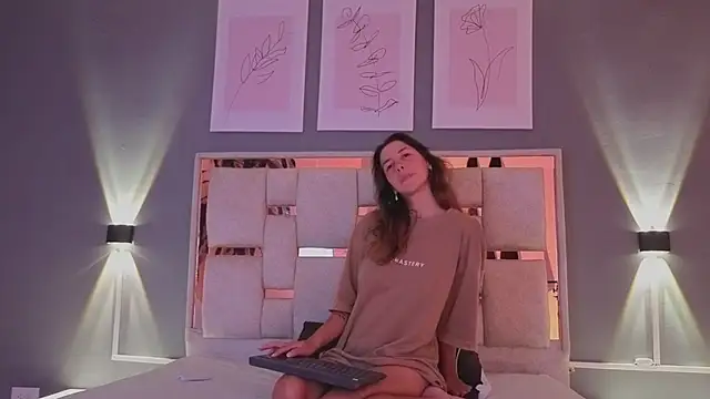 jolie lov online show from 09/10/25, 01:22