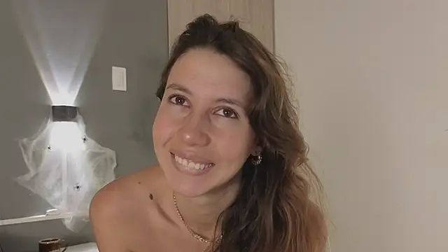 jolie lov online show from 10/18/25, 01:12