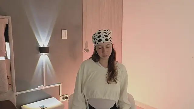 jolie lov online show from 11/04/25, 01:32