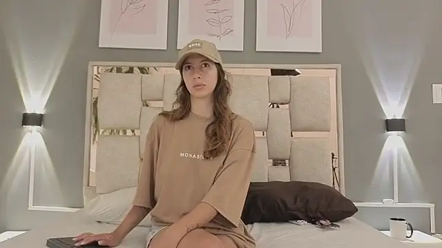 jolie lov online show from 11/08/25, 01:22