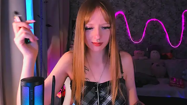 Snapshot of Inma_Lewdness chatting on 12/12/24, 11:40 Inma Lewdness online show from 12/12/24, 11:40