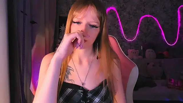 Snapshot of Inma_Lewdness chatting on 12/12/24, 02:44 Inma Lewdness online show from 12/12/24, 02:44