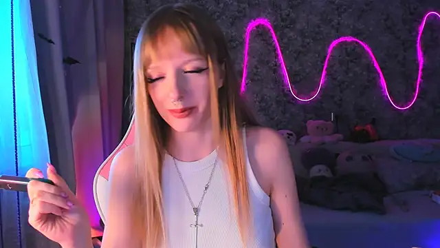 Snapshot of Inma_Lewdness chatting on 12/13/24, 09:13 Inma Lewdness online show from 12/13/24, 09:13