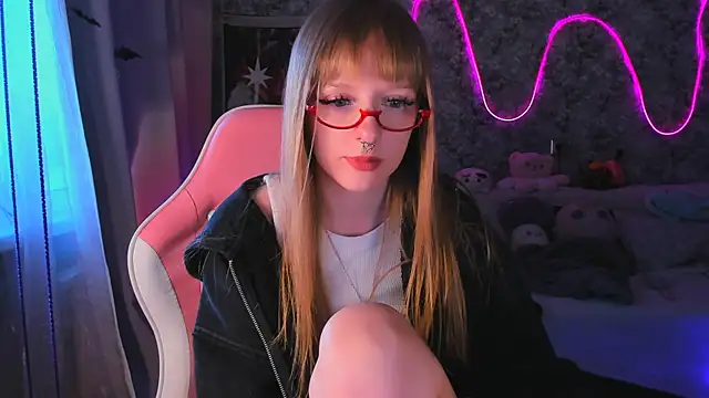 Snapshot of Inma_Lewdness chatting on 12/13/24, 12:17 Inma Lewdness online show from 12/13/24, 12:17